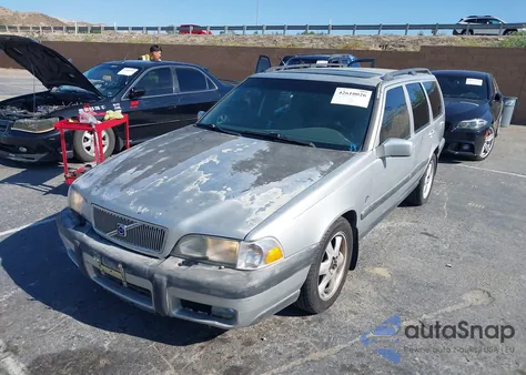 2000 Volvo V70 Xc/Se from USA, damaged, VIN YV1LZ56D3Y2721756